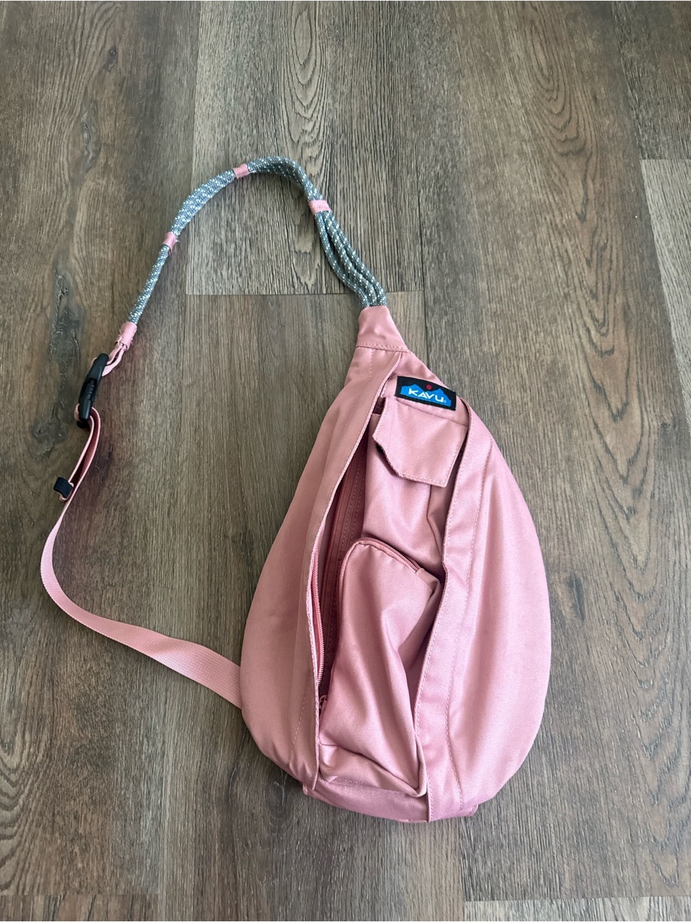 KAVU Rope Strap Crossbody Sling in Dusty Pink